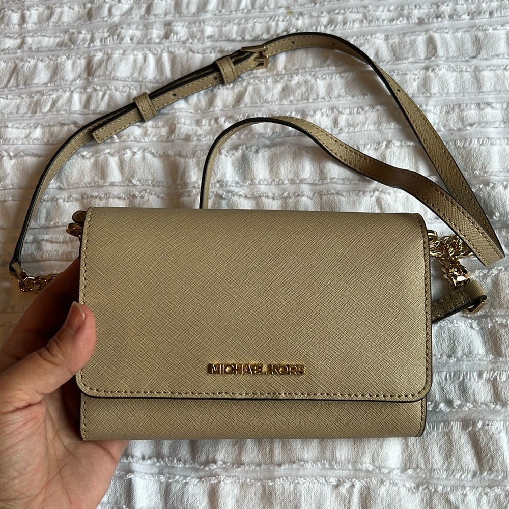 Michael Kors wallet on chain/strap